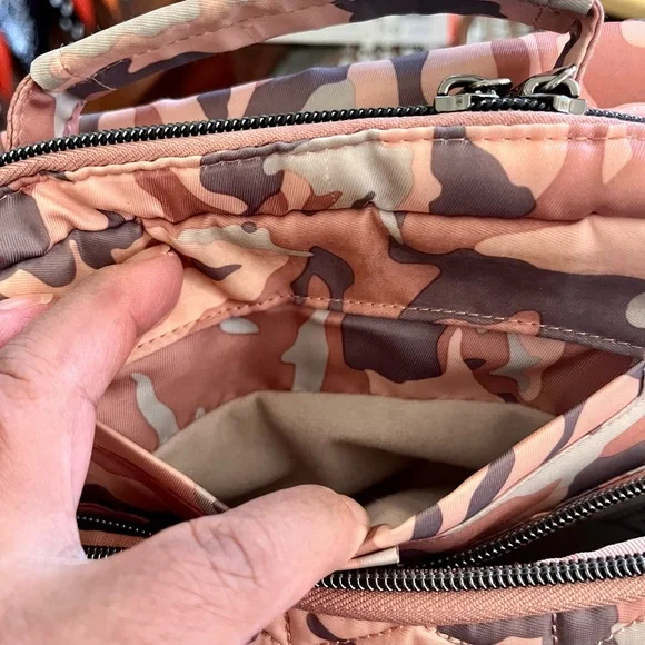 Lug Ranger Pink Camo purse - Picture 10 of 13